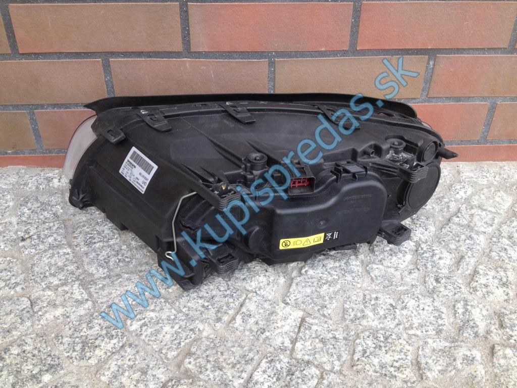 Predné pravé Bi-Xenon svetlo VOLVO S80 V70 XC70  